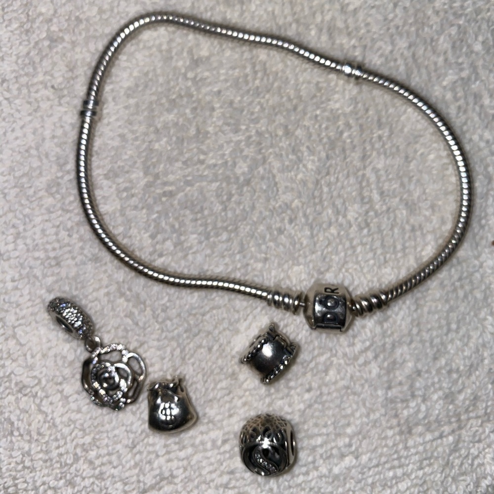 🤍AUTHENTIC Pandora Bundle 925🤍 - Picture 2 of 3